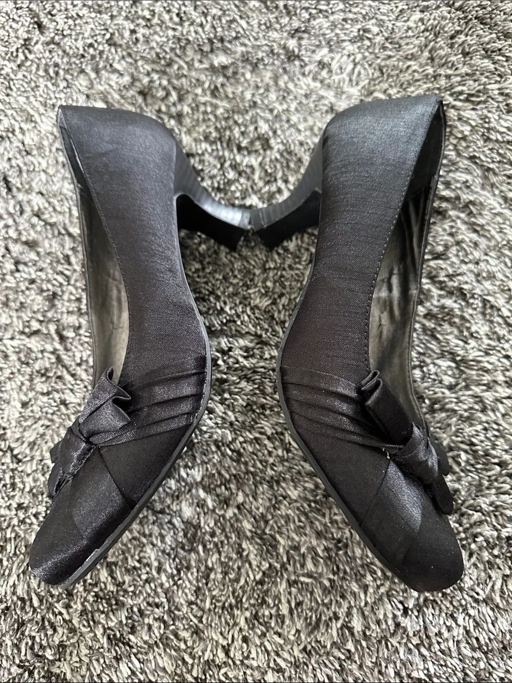 Mudd Black Women's Bow Accent Dress Pumps - Picture 4 of 6